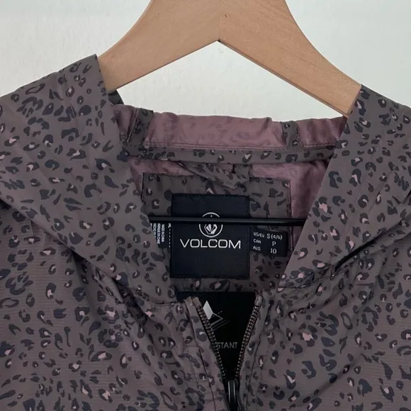 NWT Volcom Earth Tripper Leopard Print Popover 1/4 Zip Jacket